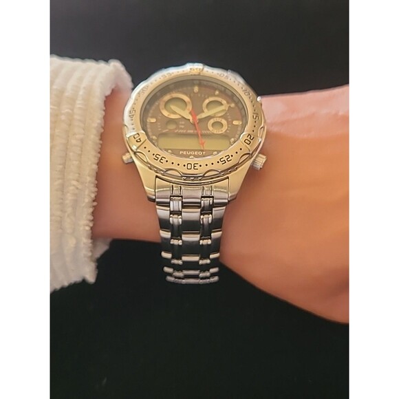 VTG Peugeot Digital Quartz Watch Rotating Bezel Silver Tone Clasp Band Need Bat - Picture 6 of 8
